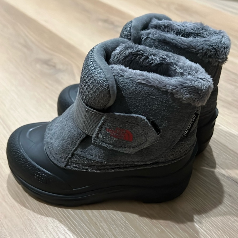 Toddler Alpenglow II Boots size 9